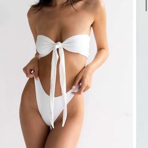 437 WHITE LEO BIKINI TOP AND AUDREY BOTTOMS